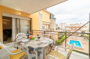 Apartamento completo con piscina y amplio balcón